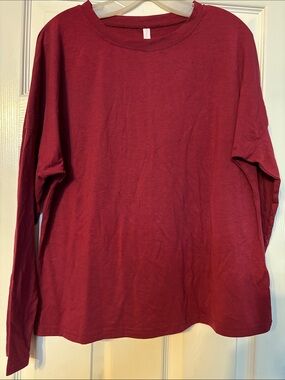 Women's Long-Sleeve Crewneck Tee in Burgundy